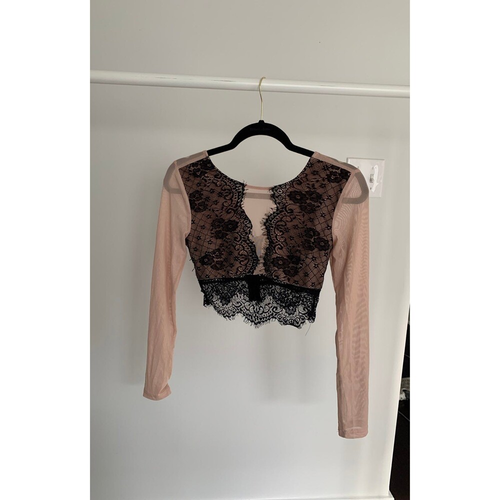 Lace top - Picture 2 of 5